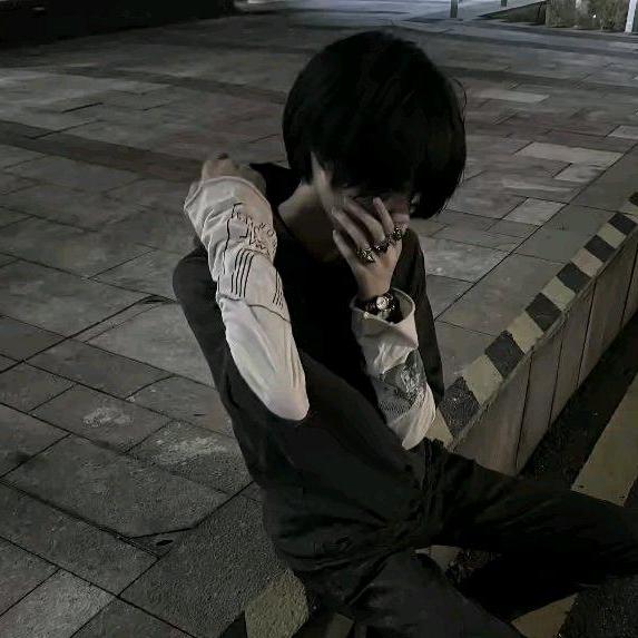 殿 下