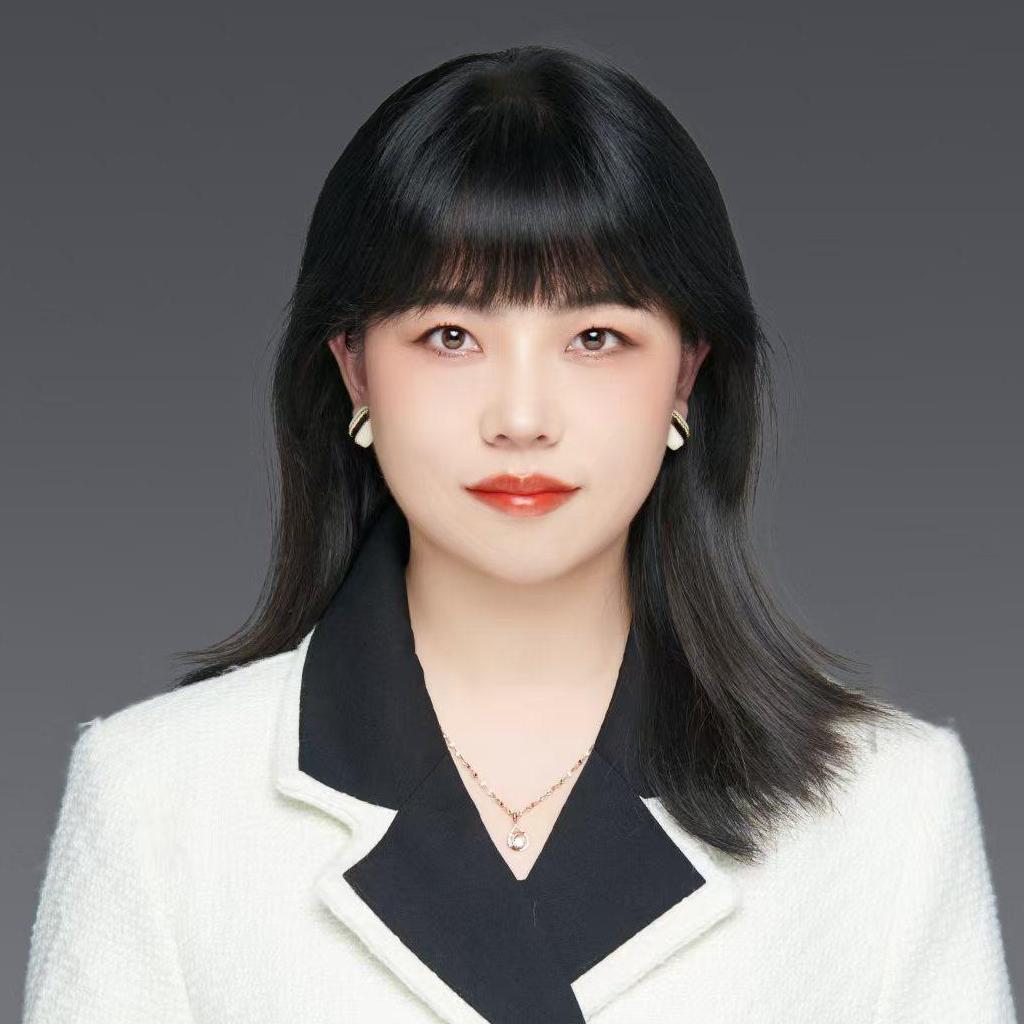 MIA HUANG
